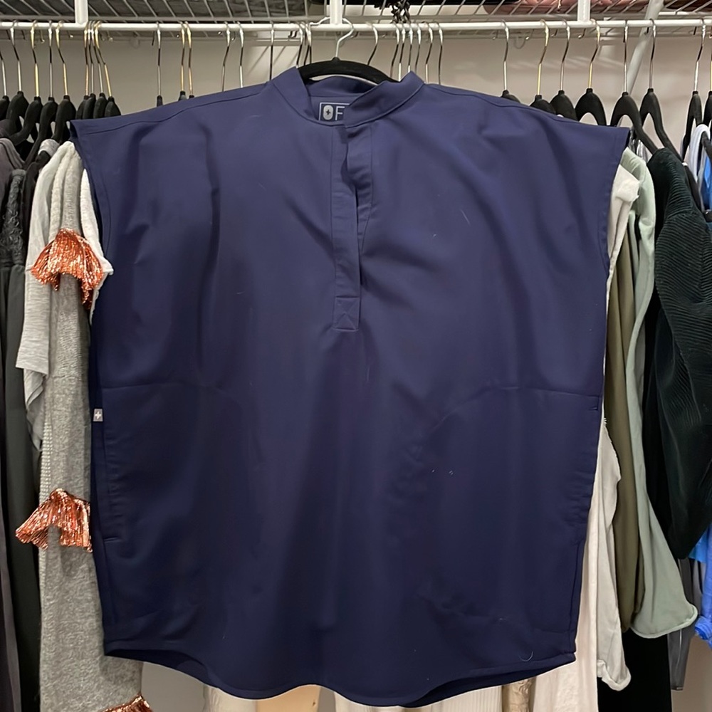 FIGS scrubs set